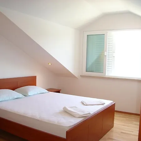 & Lucija Guest house Polace